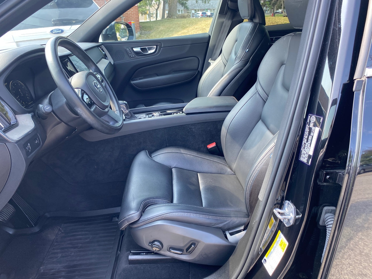 VOLVO XC60 2019