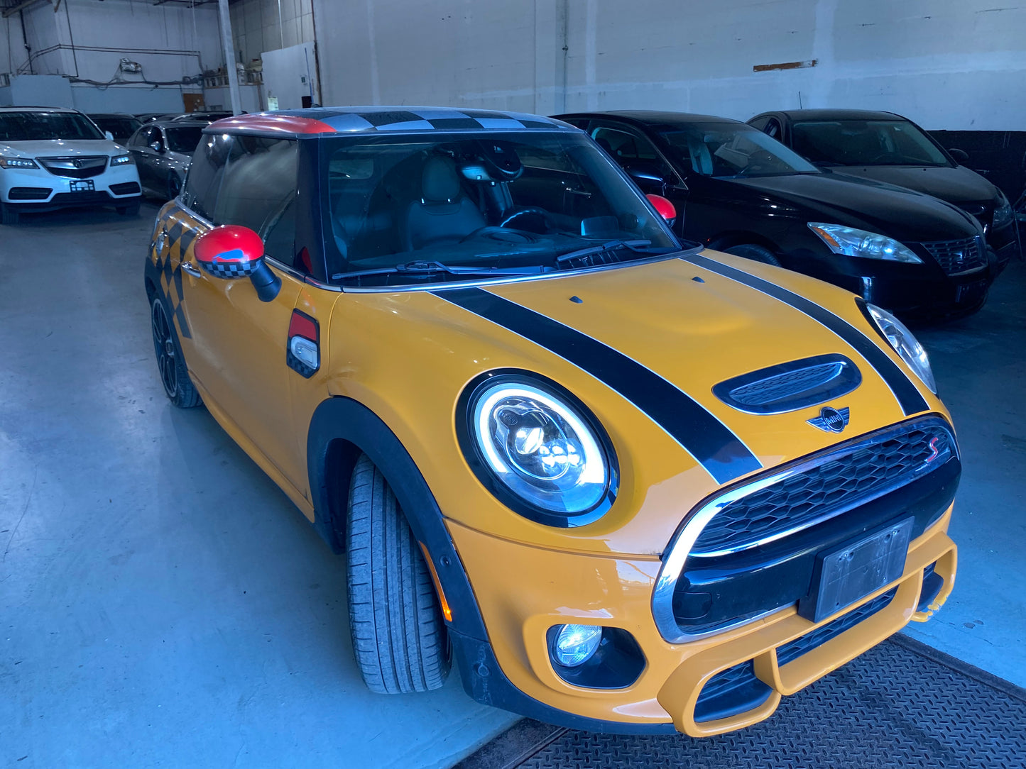 MINI COOPERS 2017