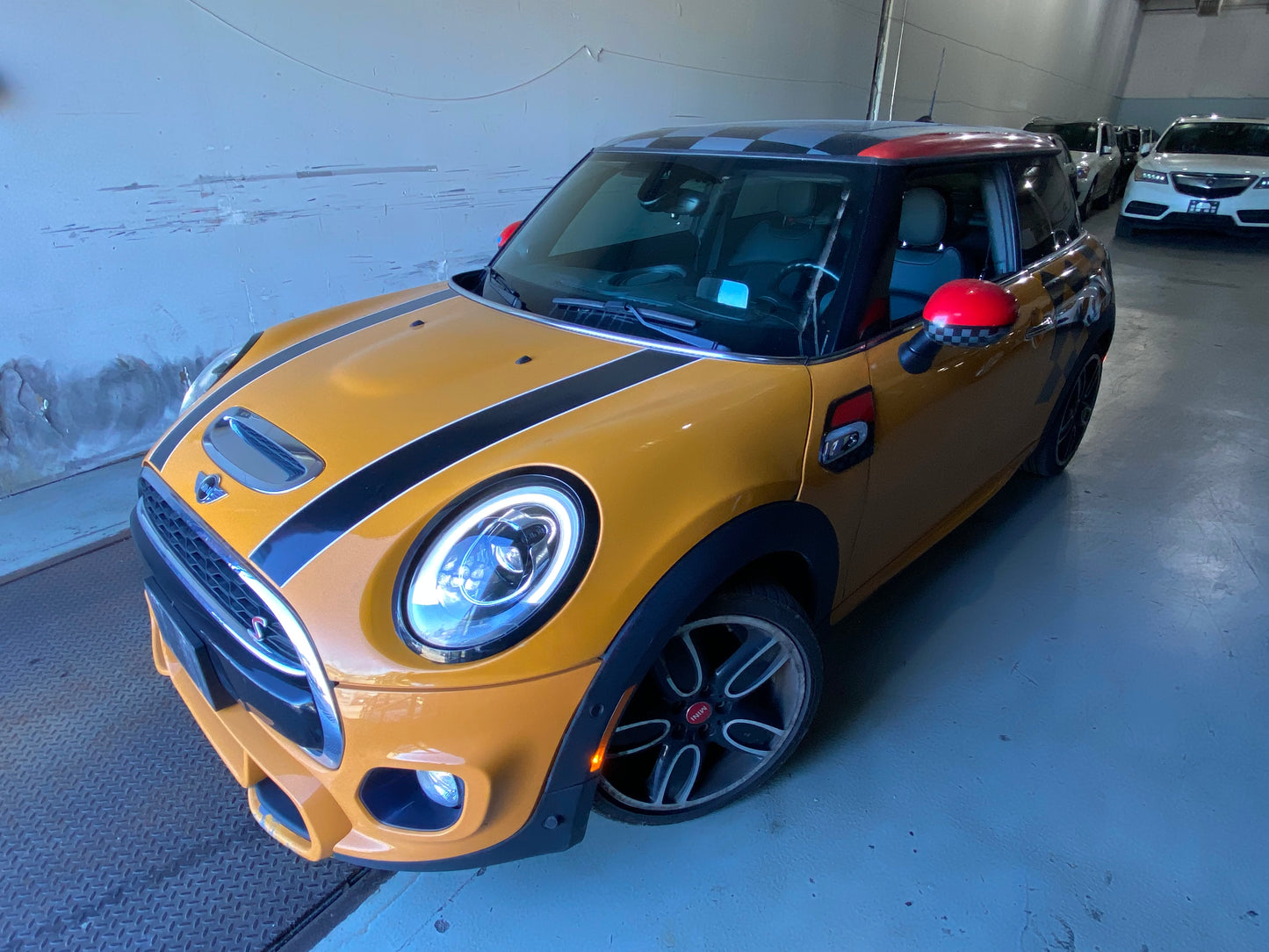 MINI COOPERS 2017