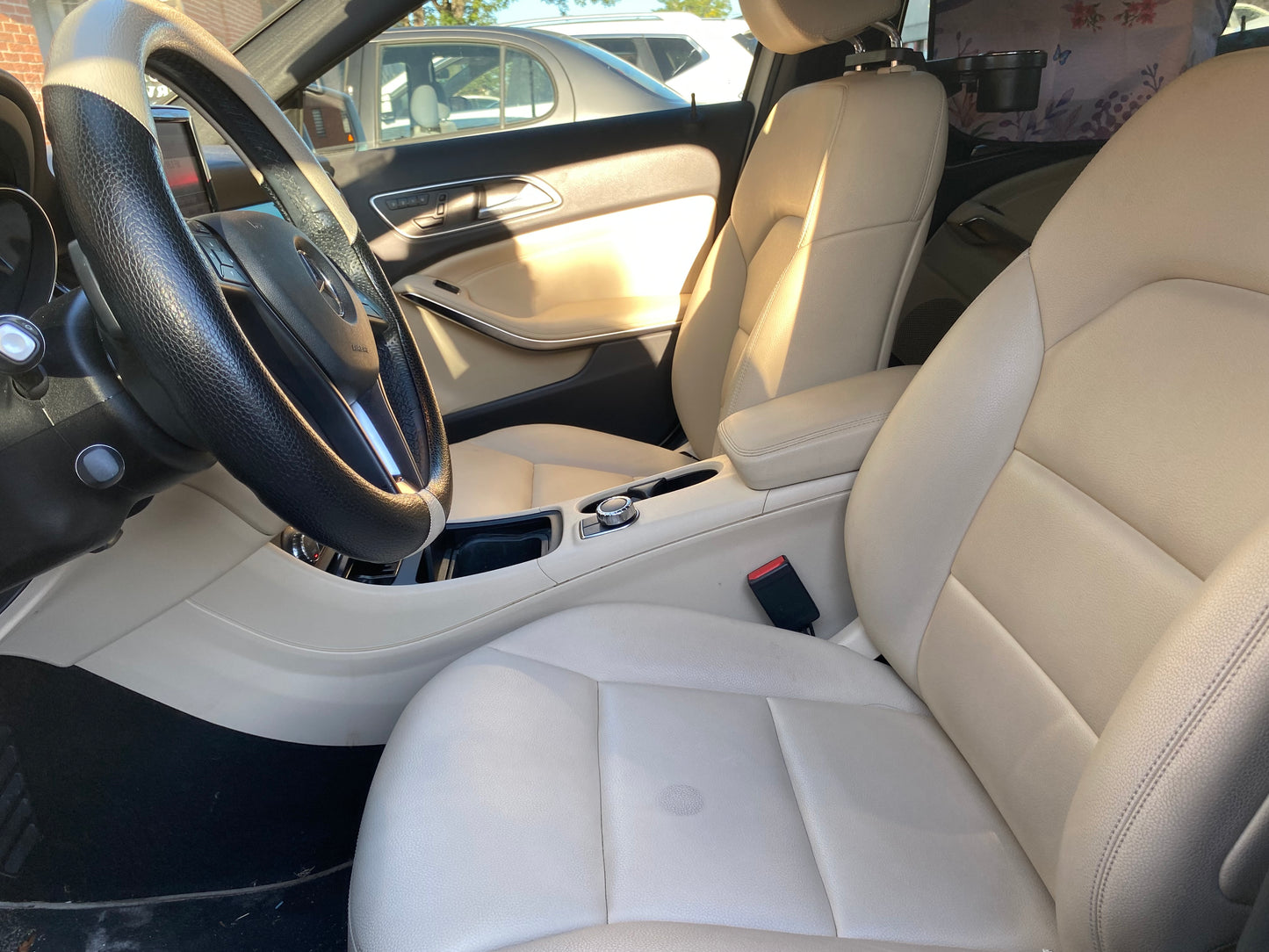MERCEDES-BENZ GLA250 2015