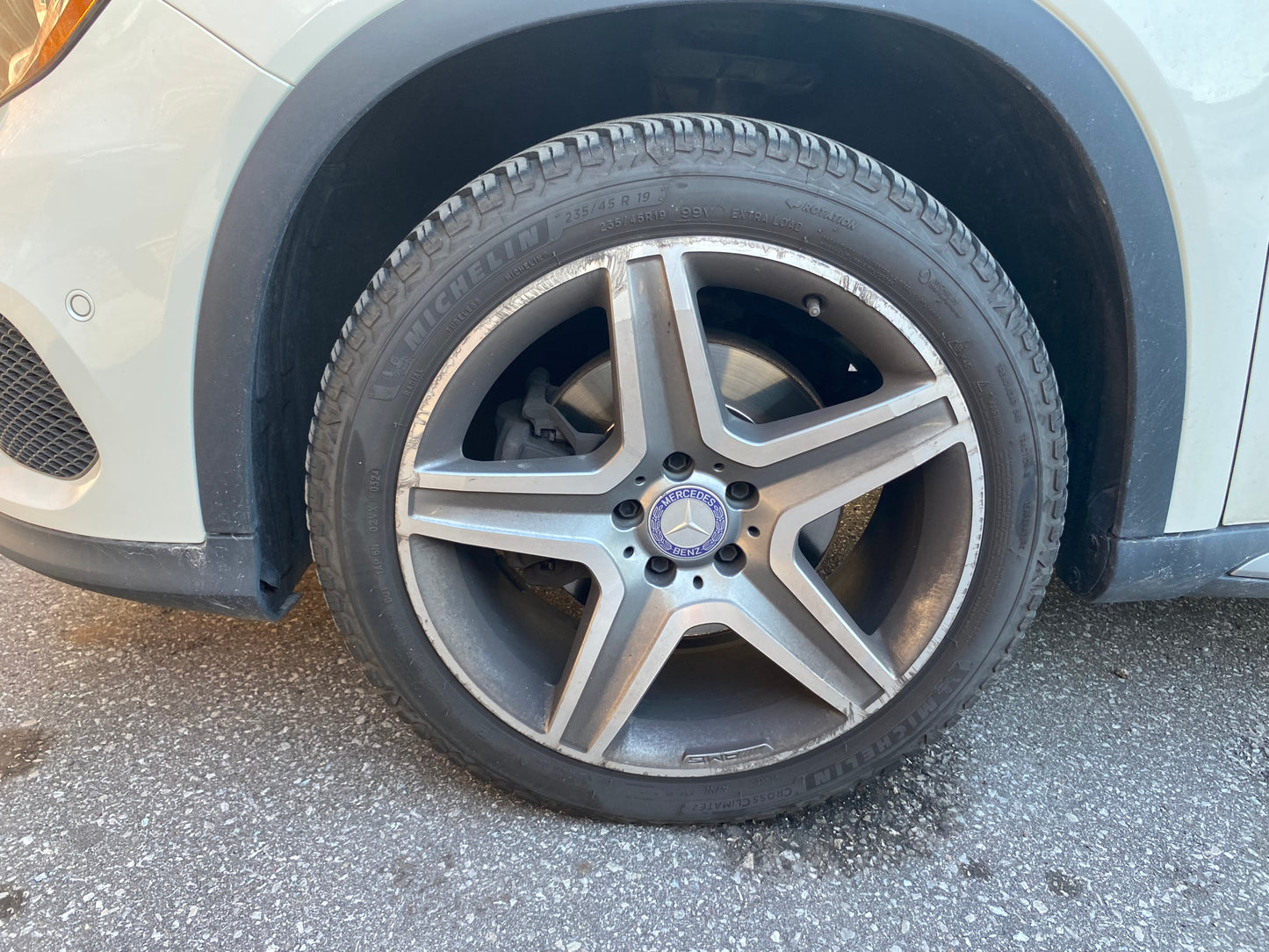 MERCEDES-BENZ GLA250 2015