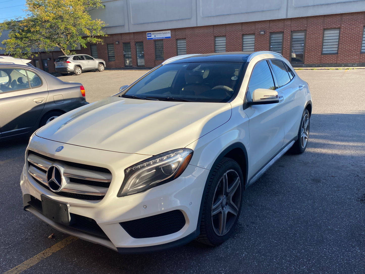 MERCEDES-BENZ GLA250 2015