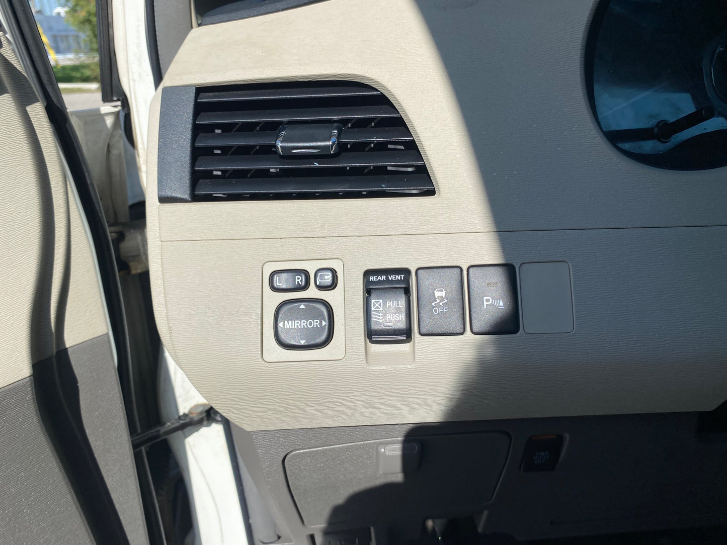 TOYOTA SIENNA 2011