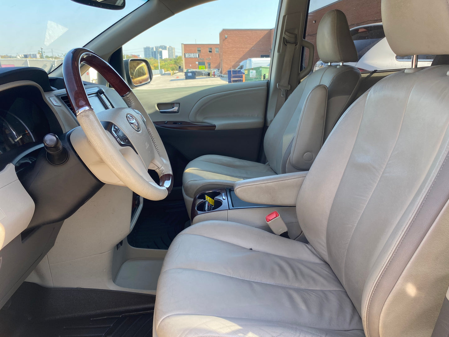 TOYOTA SIENNA 2011
