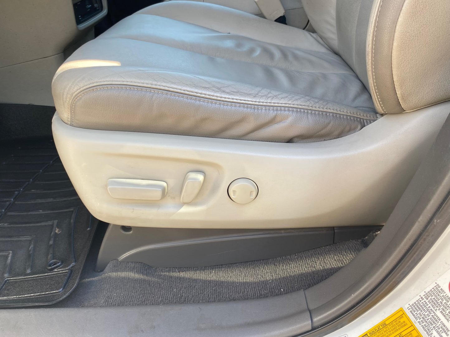 TOYOTA SIENNA 2011
