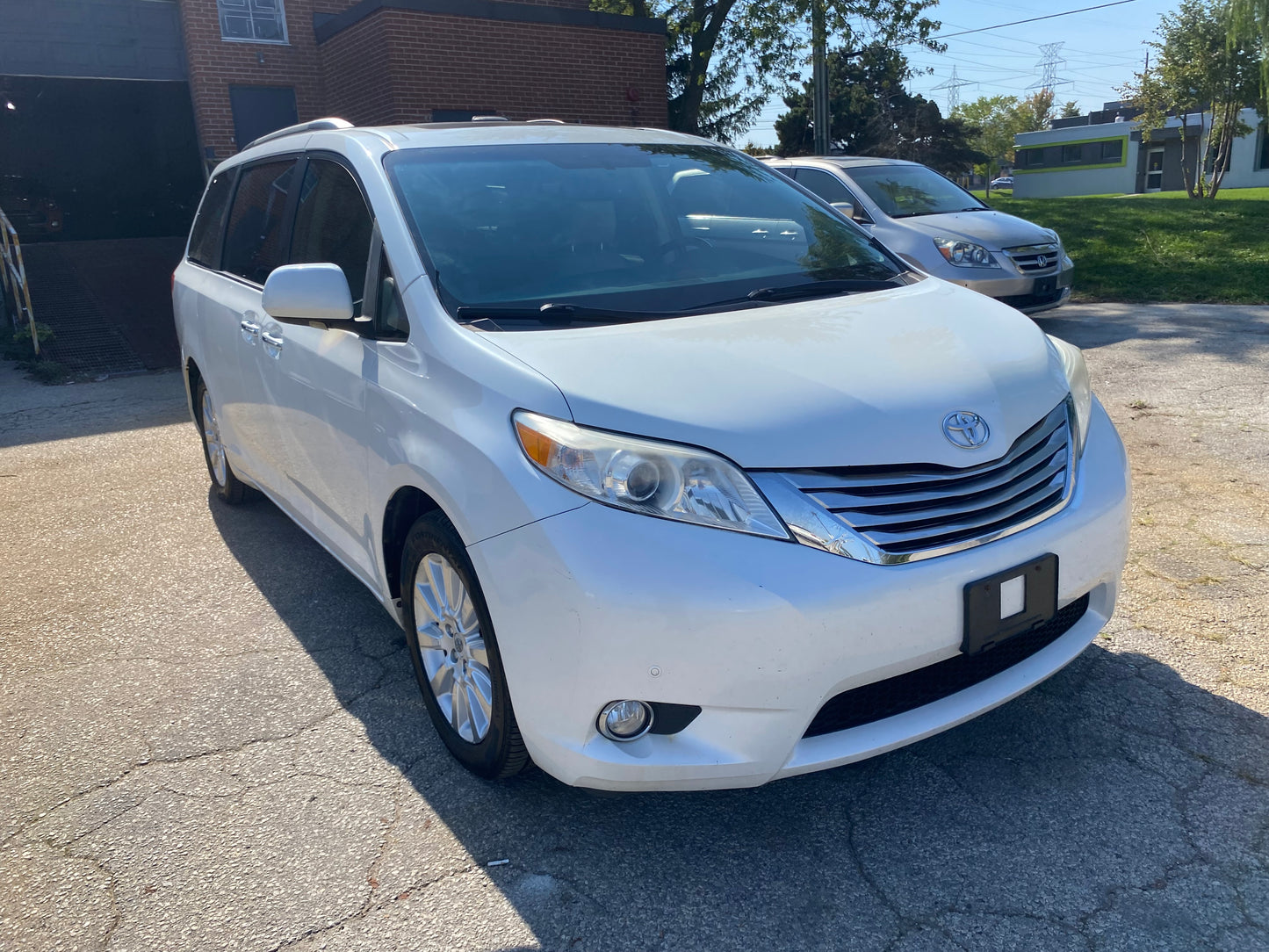 TOYOTA SIENNA 2011