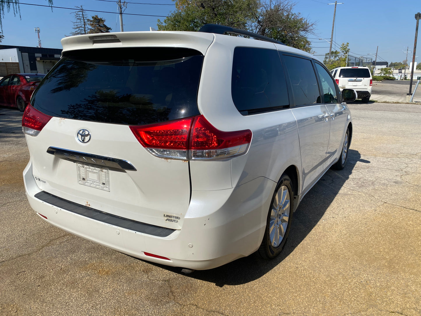 TOYOTA SIENNA 2011