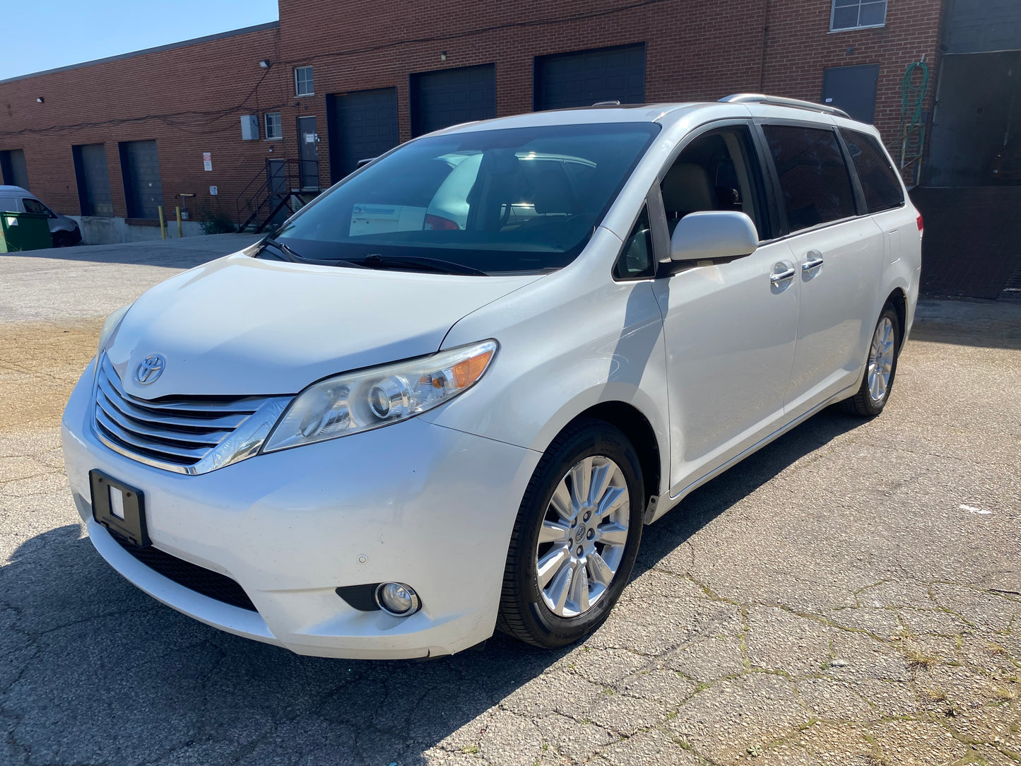 TOYOTA SIENNA 2011