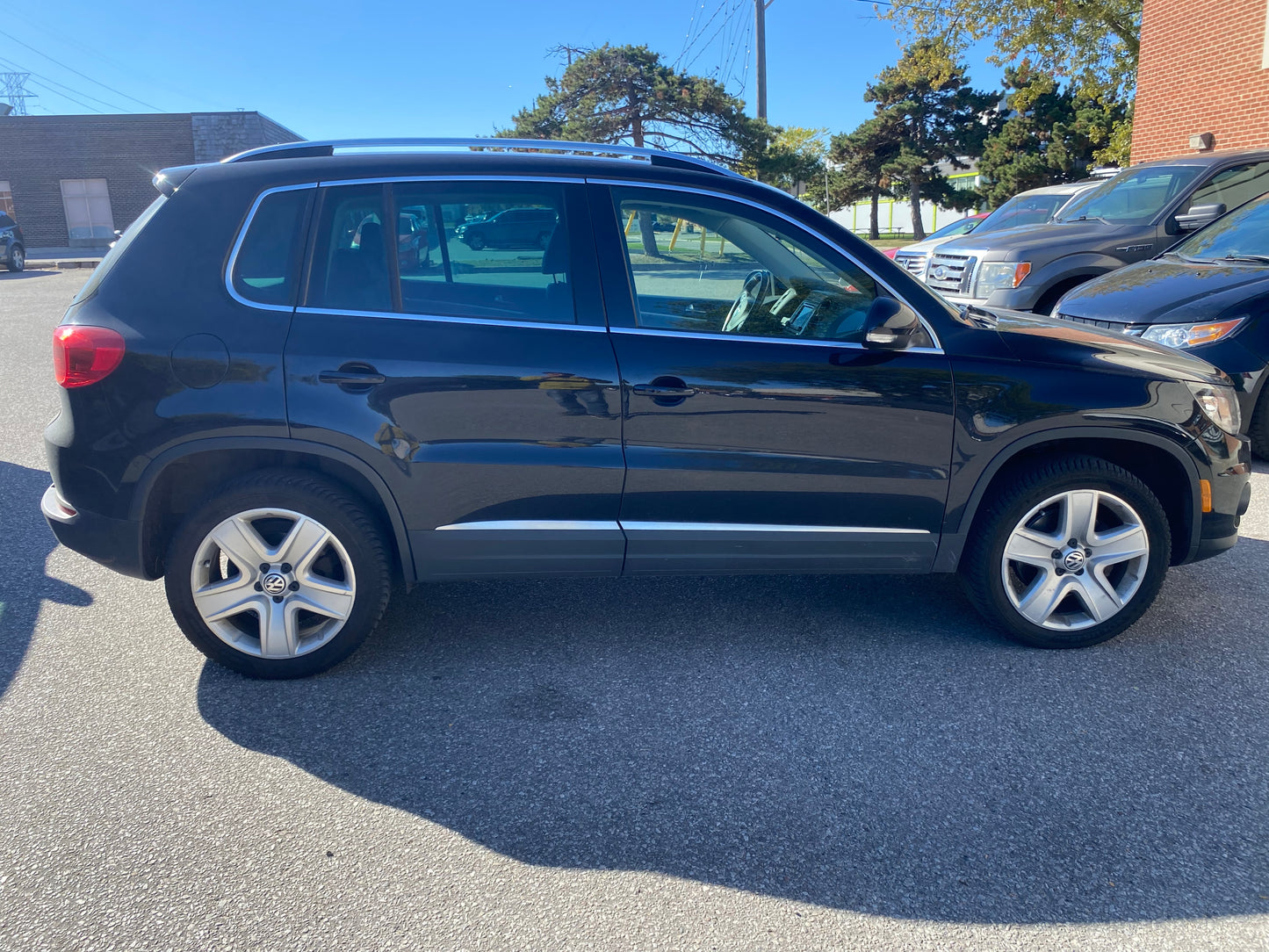 VOLKSWAGEN TIGUAN 2016
