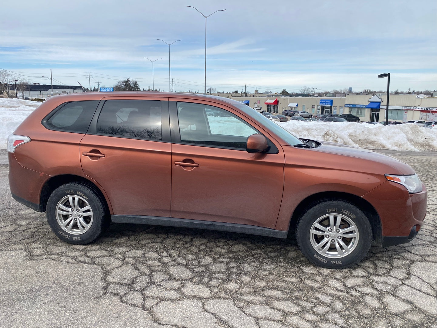 MITSUBISHI OUTLANDER 2014