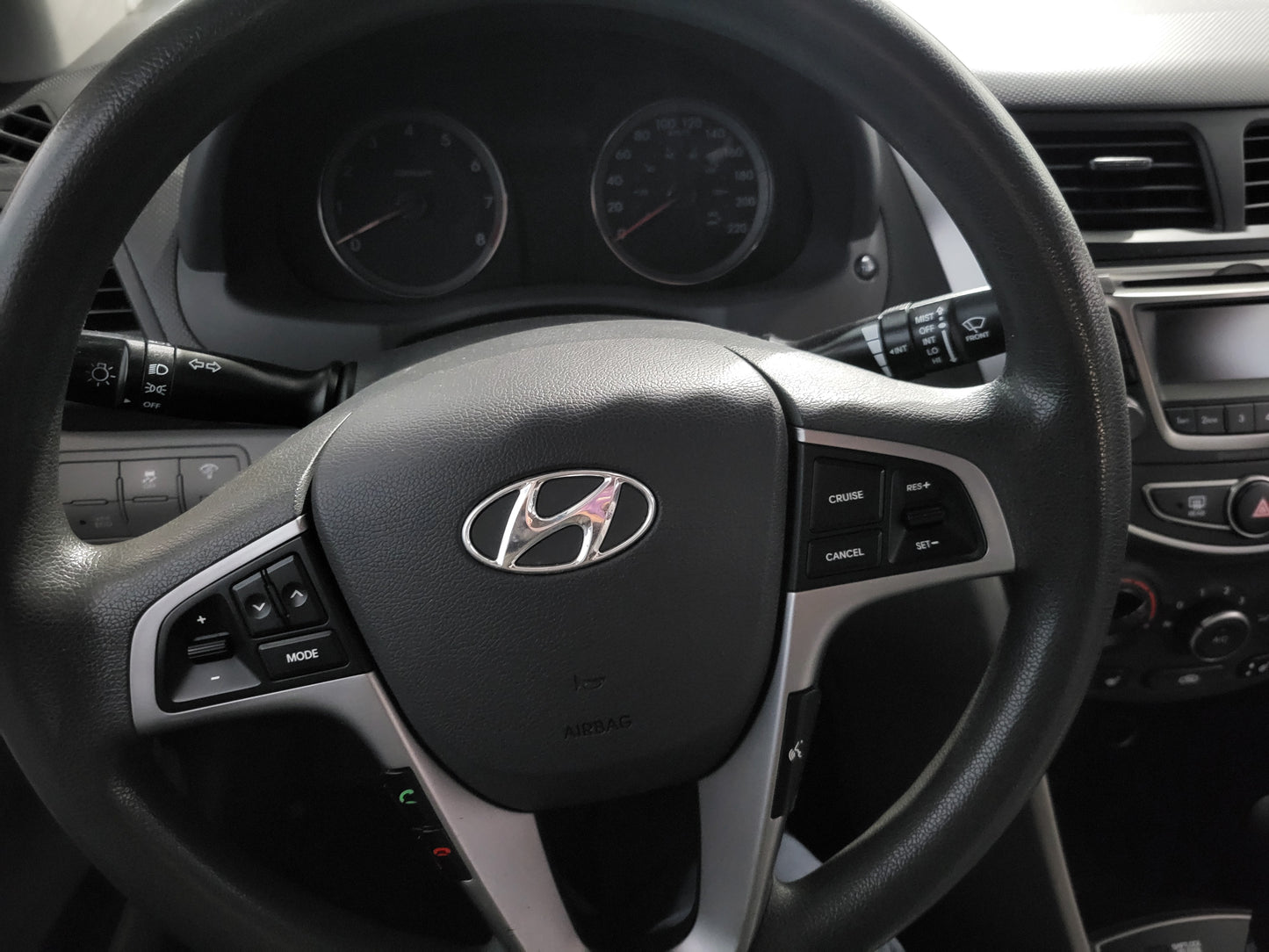 HYUNDAI ACCENT 2015