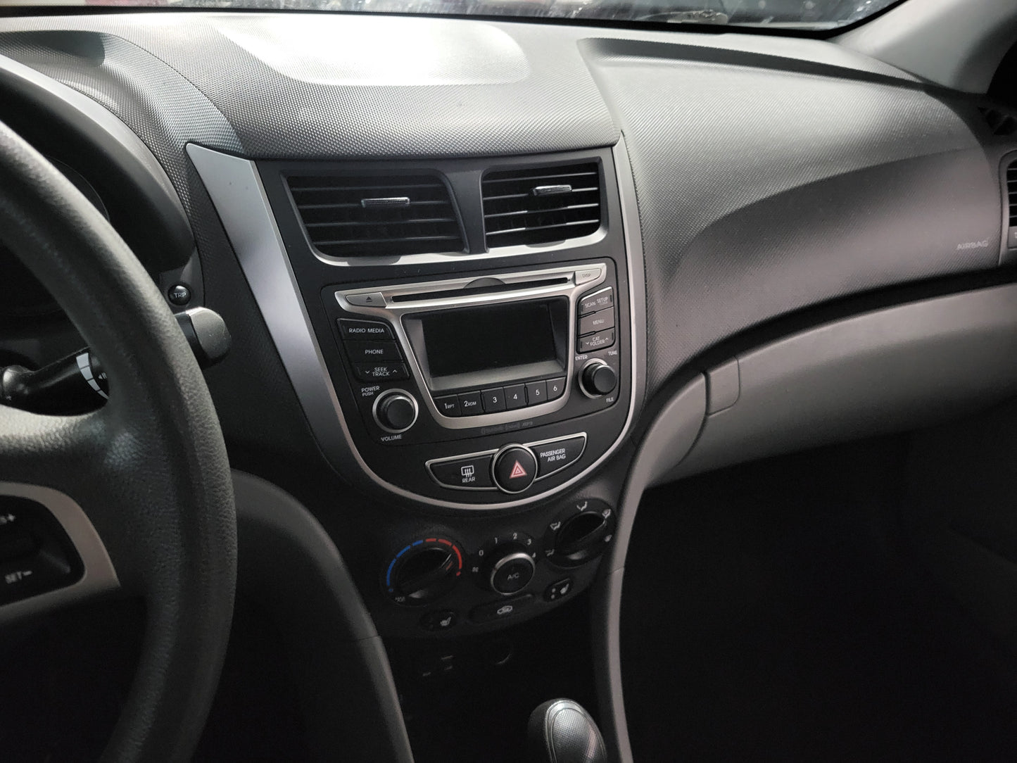HYUNDAI ACCENT 2015