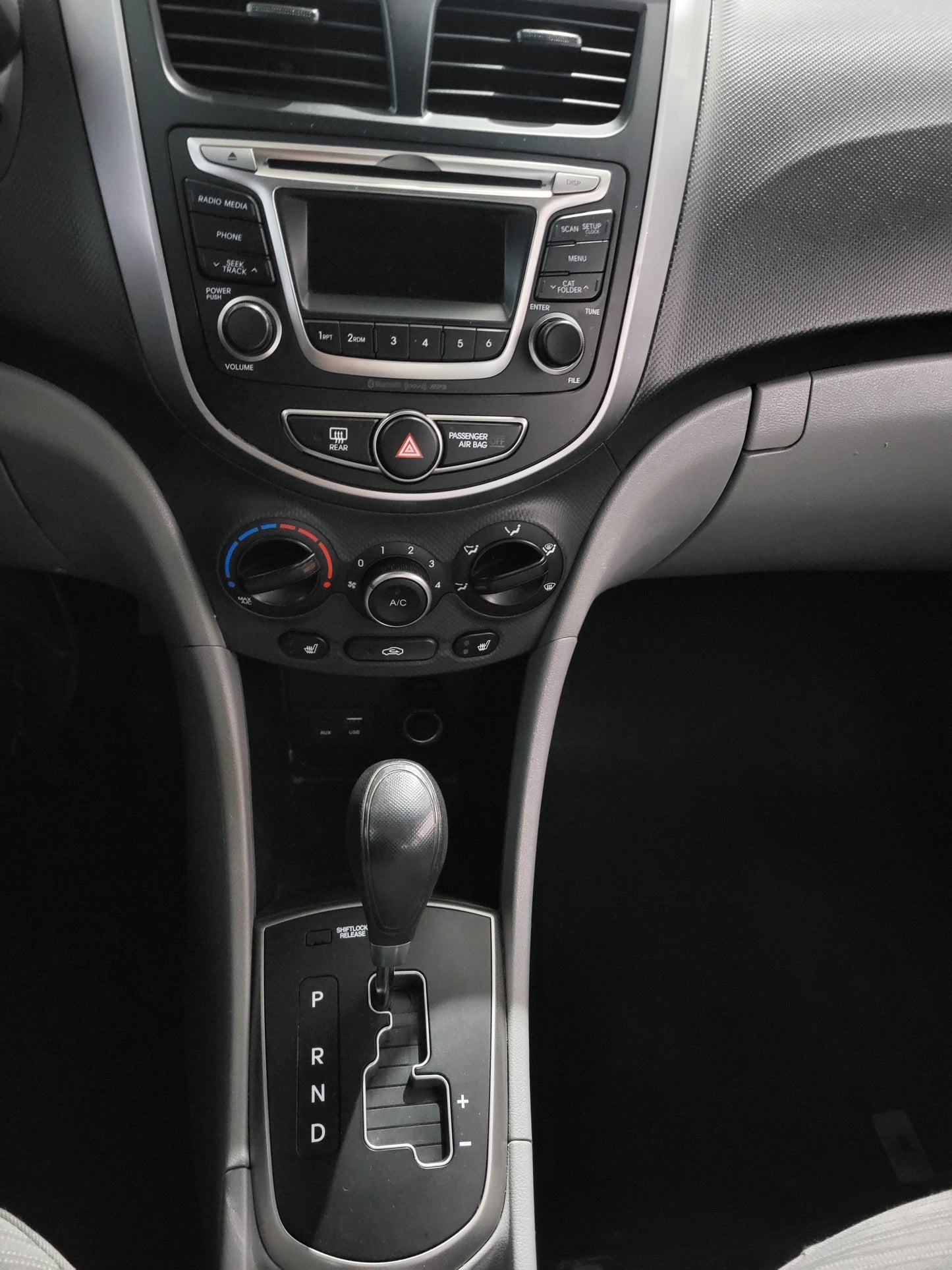 HYUNDAI ACCENT 2015