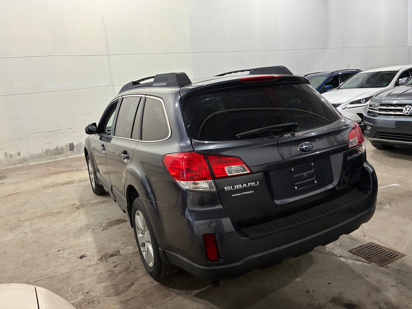 SUBARU OUTBACK 2011