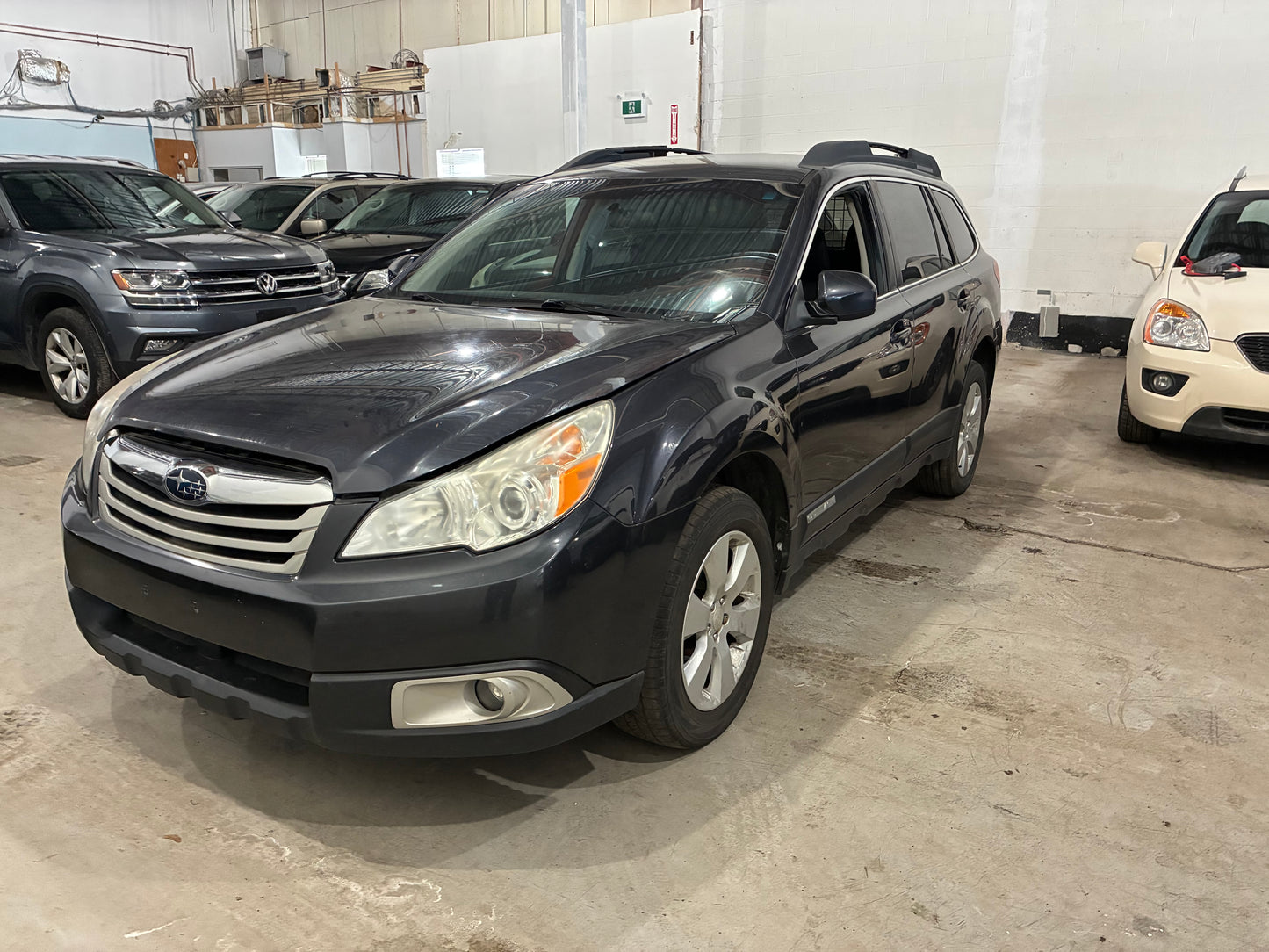 SUBARU OUTBACK 2011