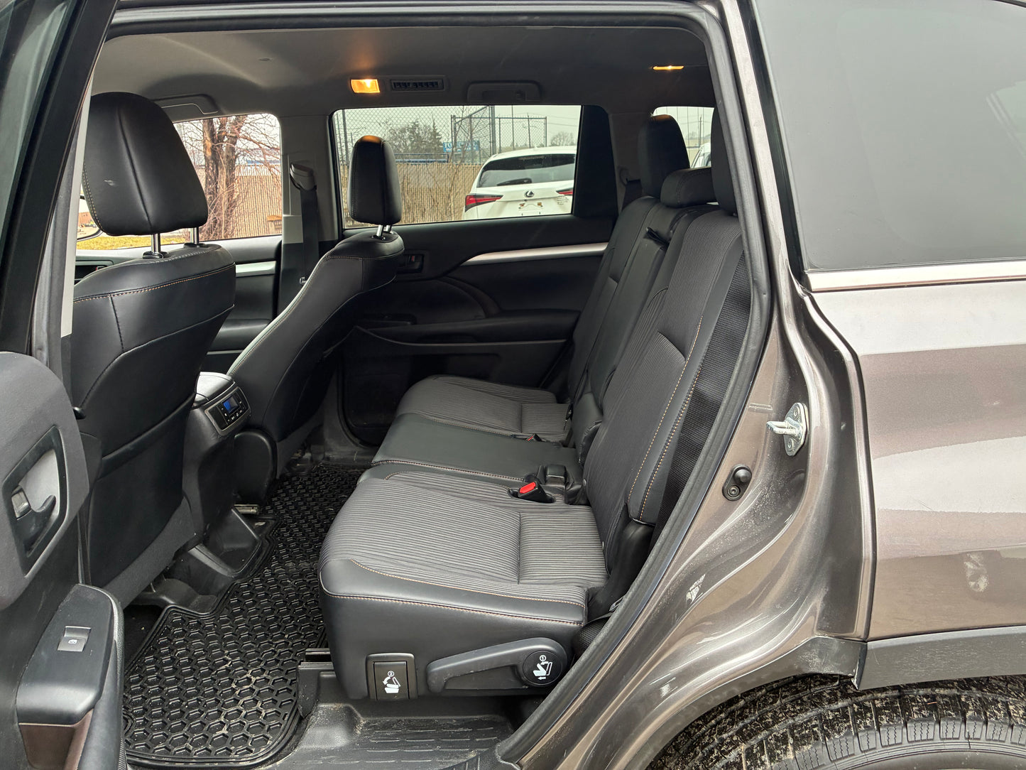 TOYOTA HIGHLANDER 2016