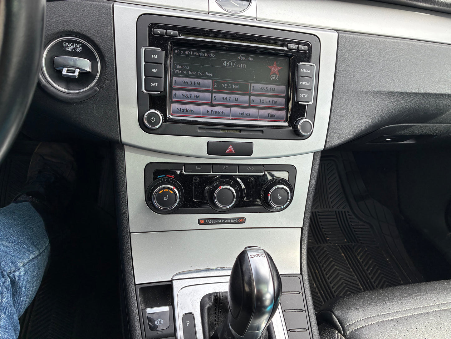 VOLKSWAGEN PASSAT 2012