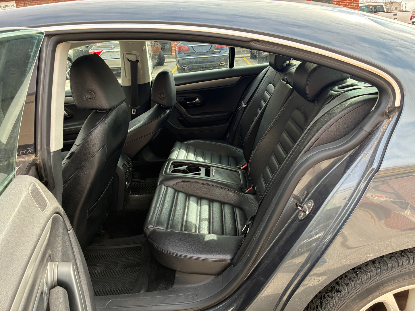 VOLKSWAGEN PASSAT 2012