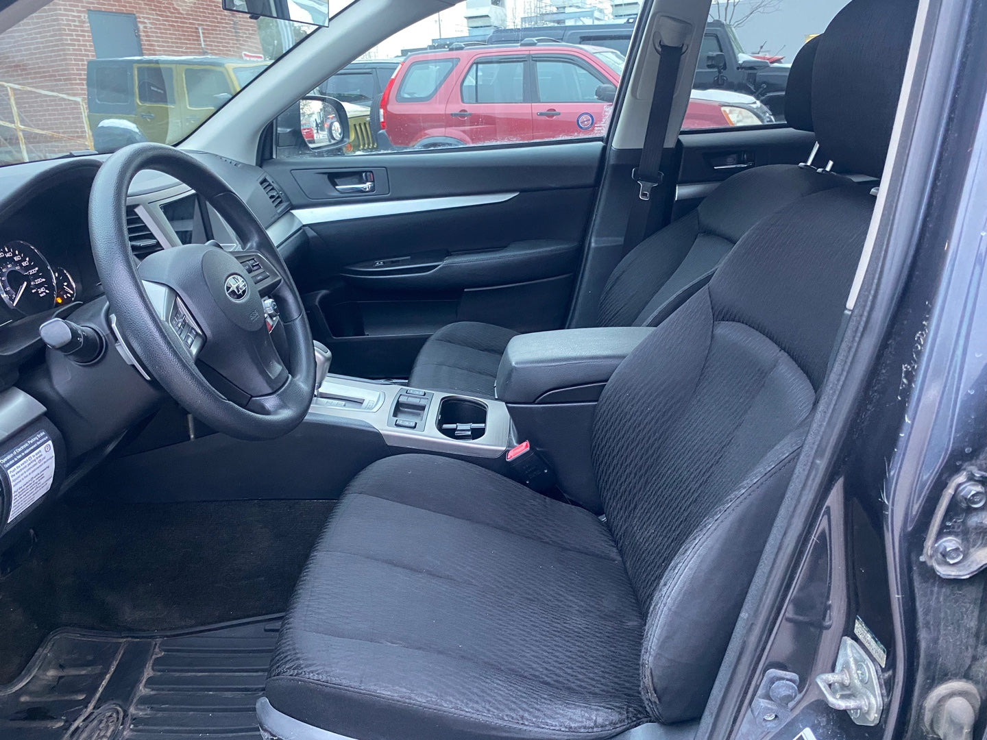 SUBARU OUTBACK 2012