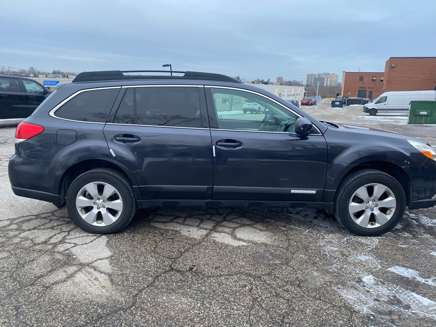 SUBARU OUTBACK 2012