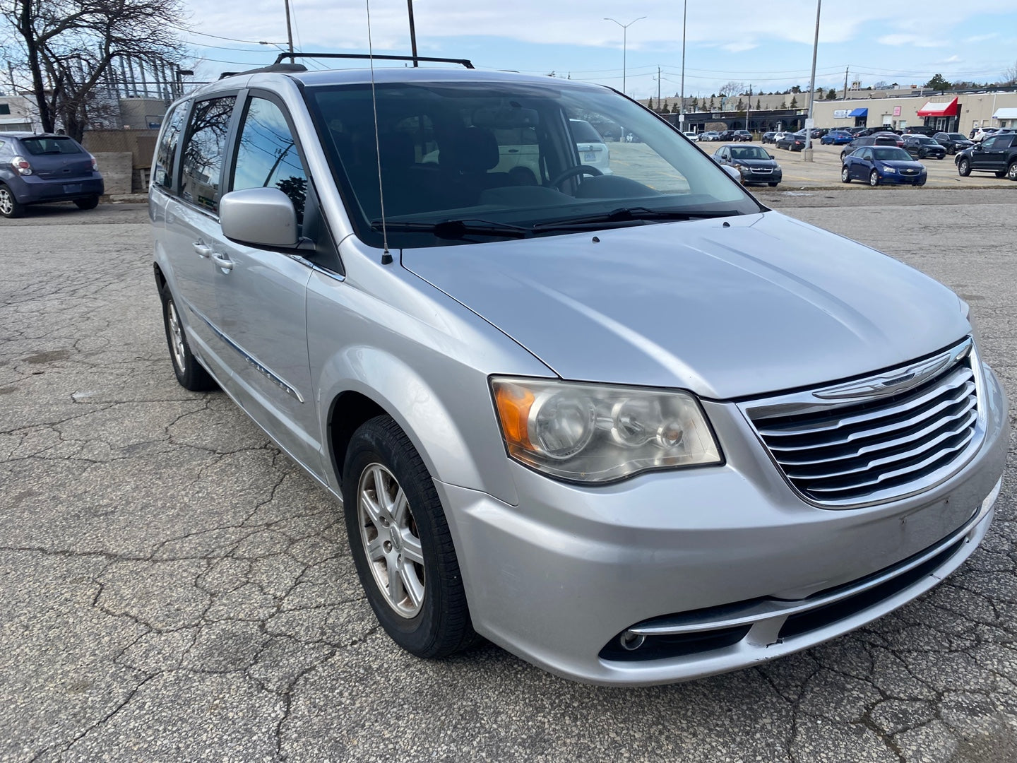 CHRYSLER TOWN&COUNTRY 2012