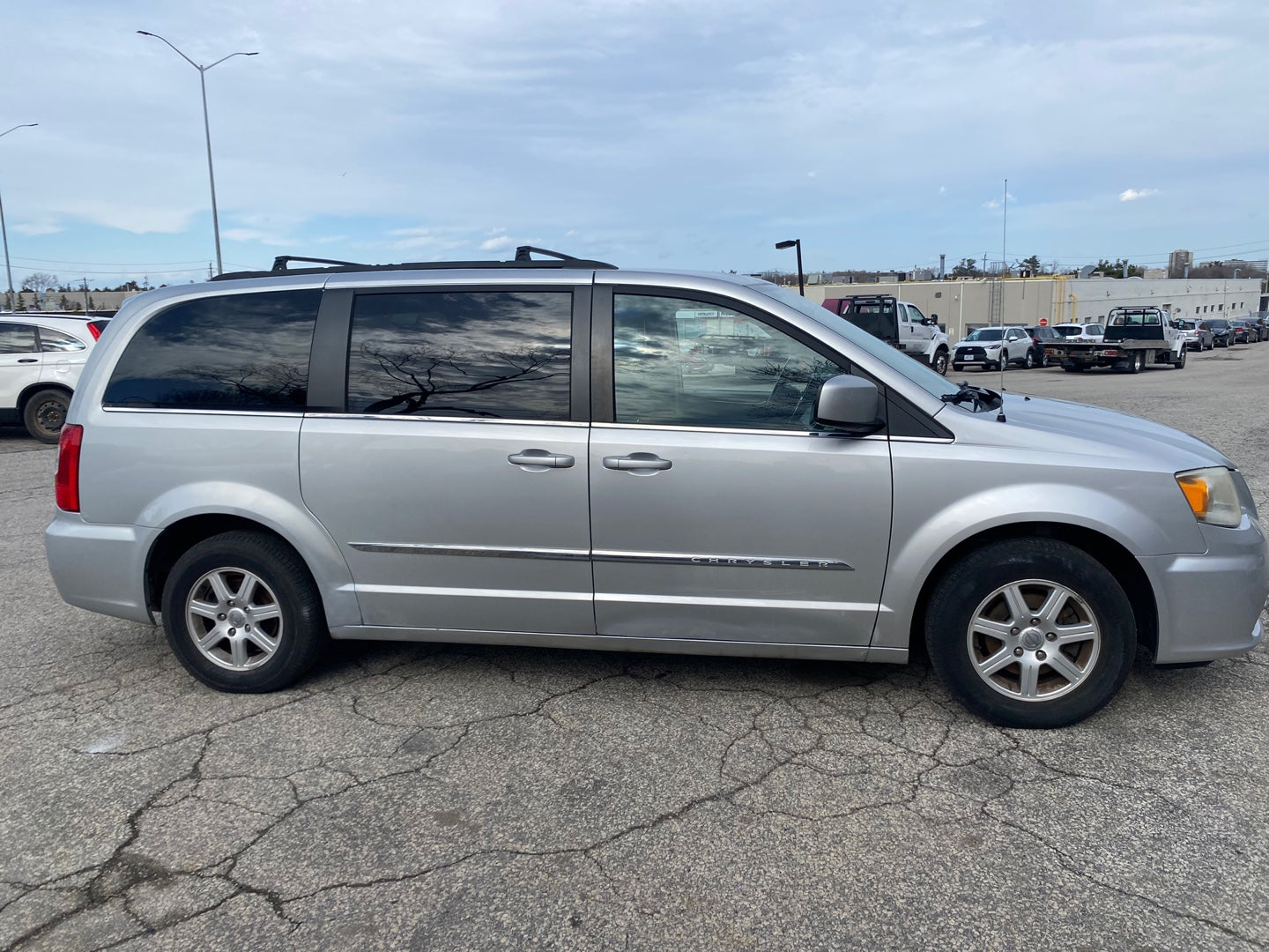 CHRYSLER TOWN&COUNTRY 2012